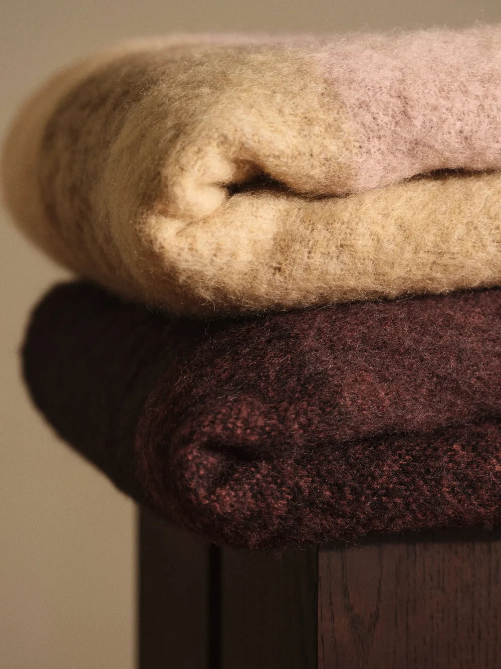 Ferm Living - Blur Mohair Decke Gelb/Rosa