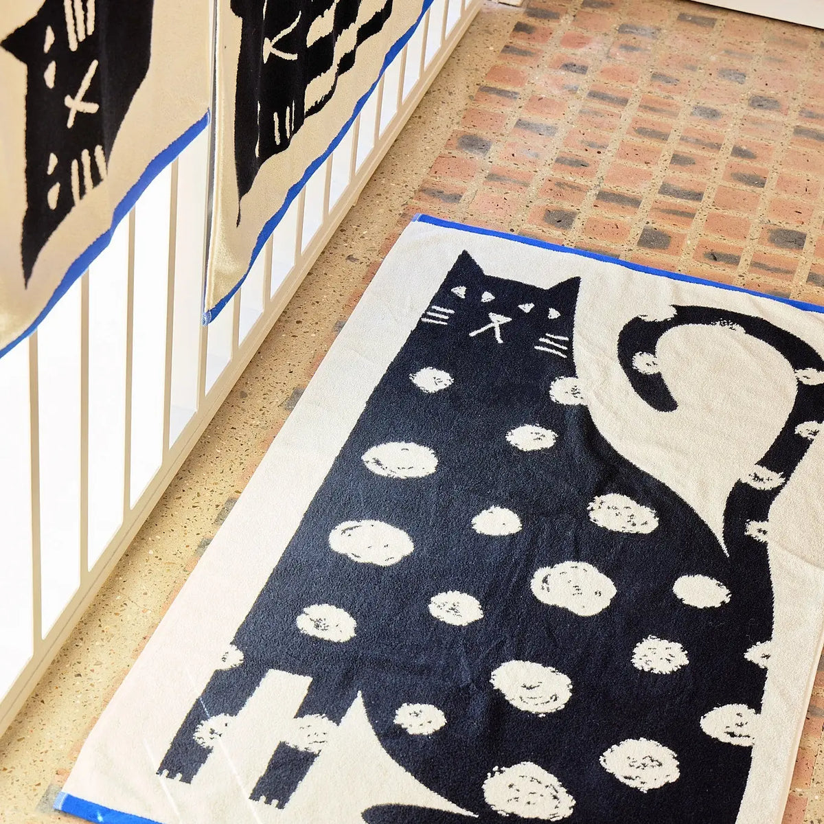 Donna Wilson - Faules Katzen-Badetuch