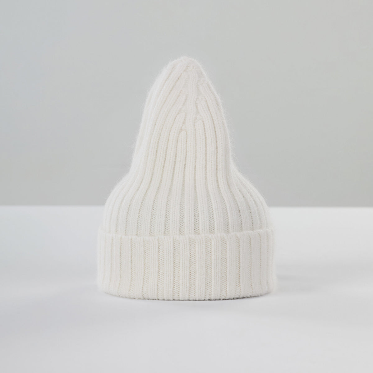 Le GRAND Beanie  - Snow