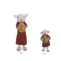 Anhänger - Weißes Schaf mit staubrotem Kleid und Ei