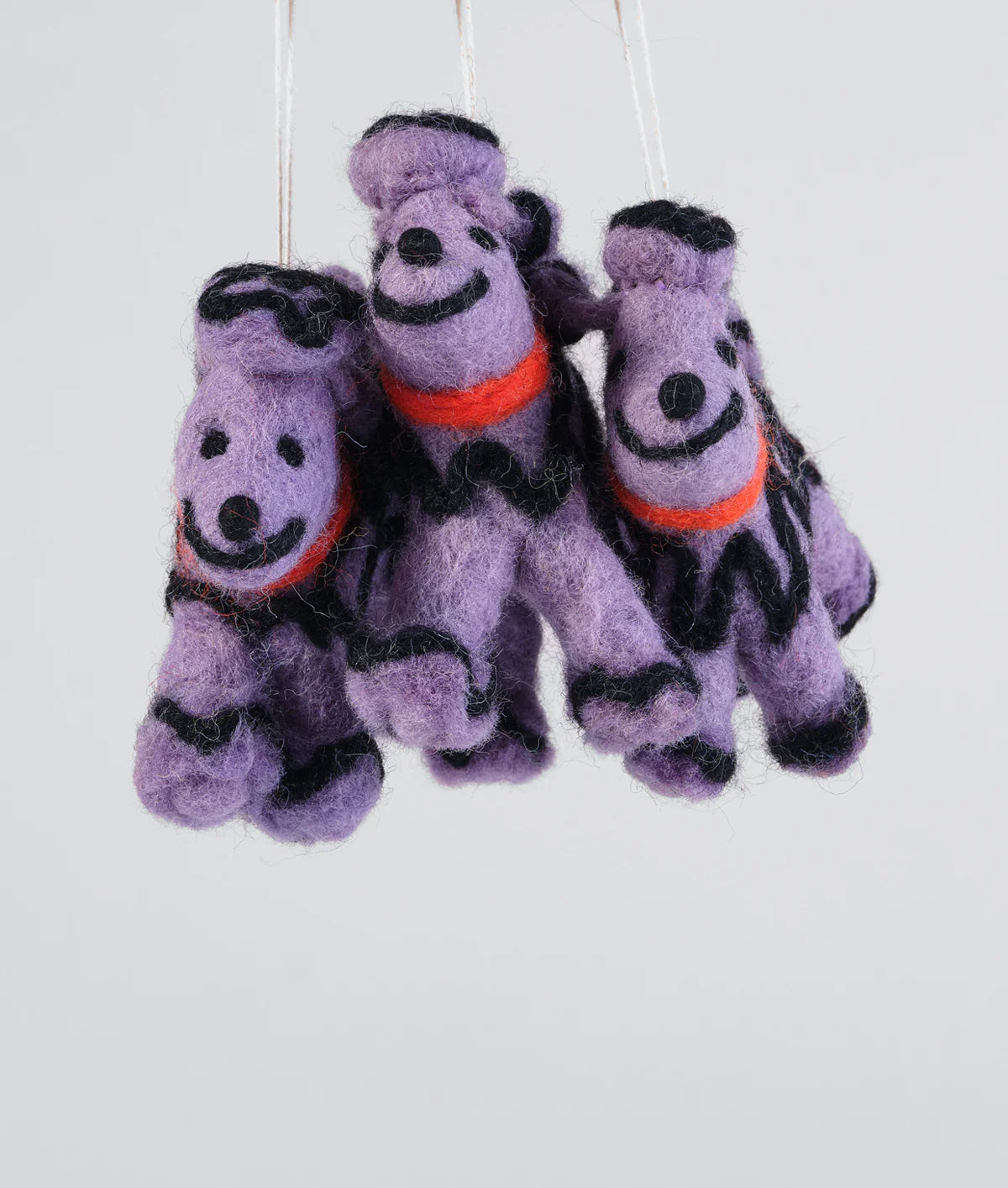 Filzanhänger WRAP - Fleur, der lila Pudel