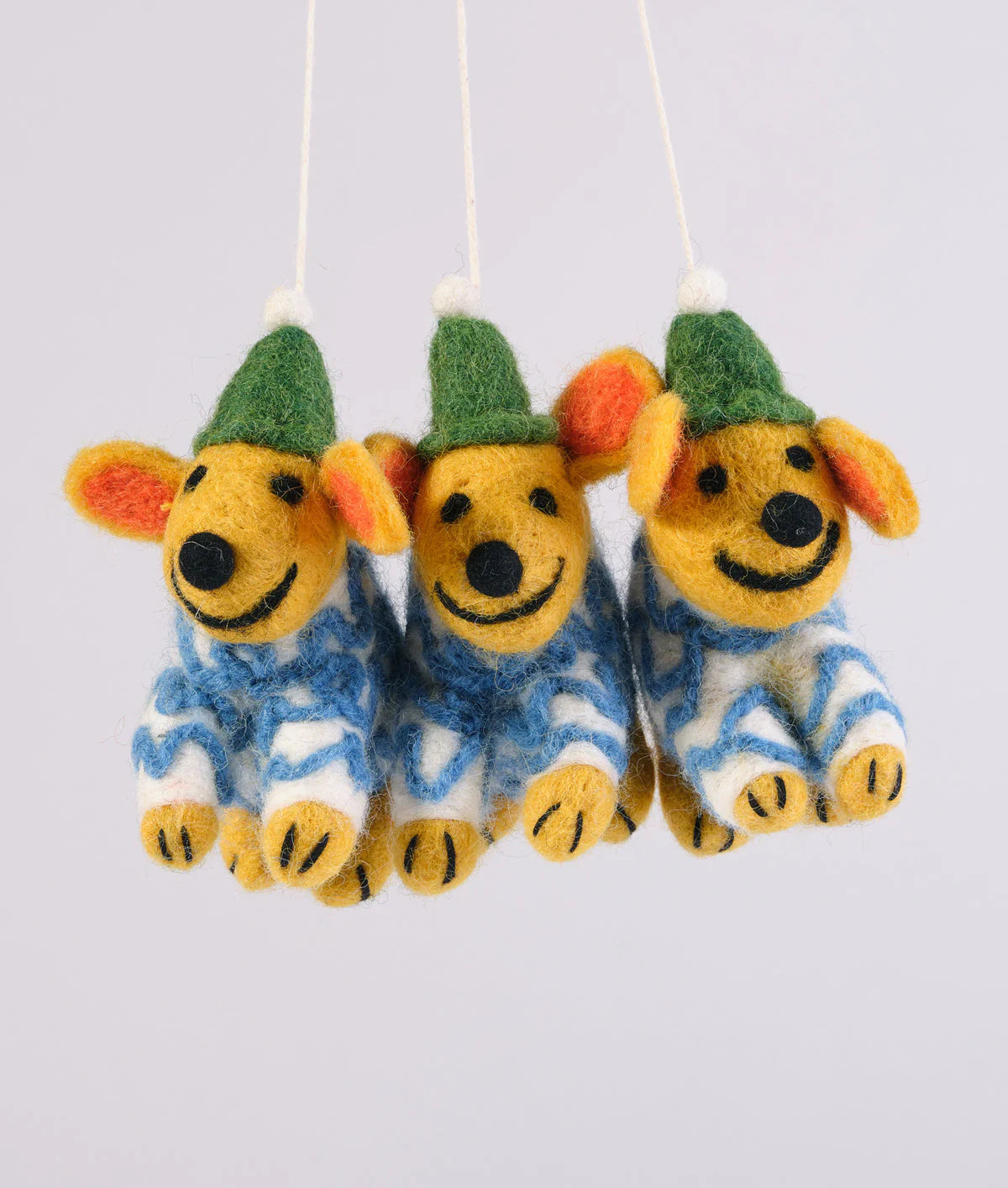 Filzanhänger WRAP - Pippin, Hund mit grünem Hut