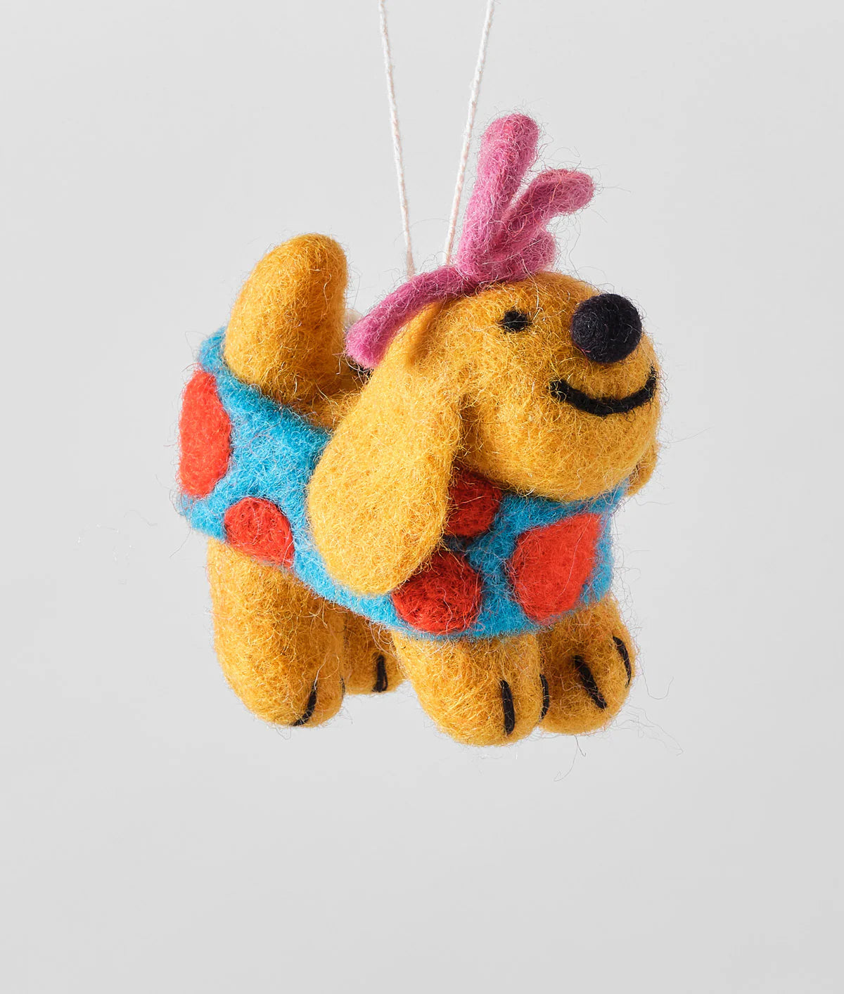 Filzanhänger WRAP - Fifi, umwickelt mit einer rosa Schleife