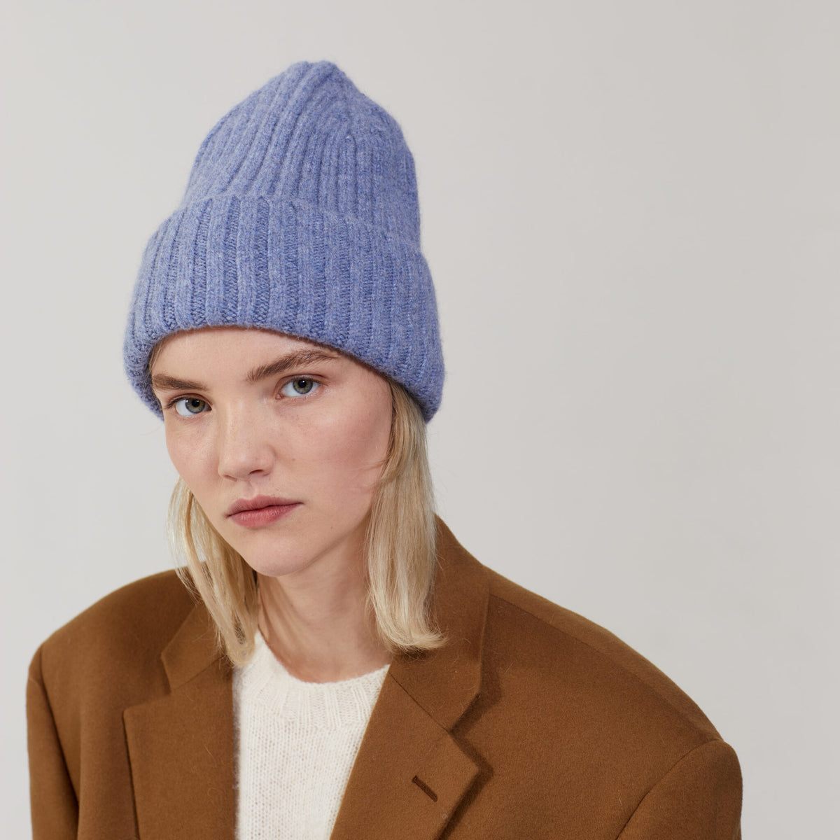 Le GRAND Beanie - Wasched Denim